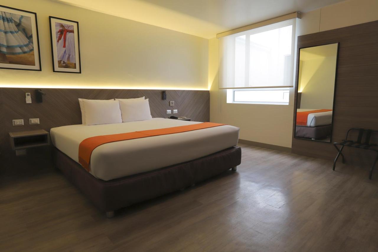 Hotel Casa Andina Standard Trujillo Plaza Esterno foto